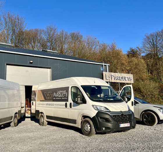 camionette et facade du magasin l-parquets dans la province de Liège